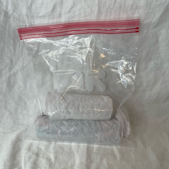 Benefit 8 piece brow set color 3 - Picture 10 of 10